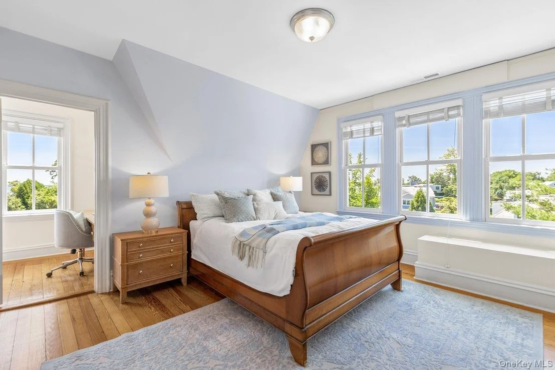 Photo of 731 Forest Avenue