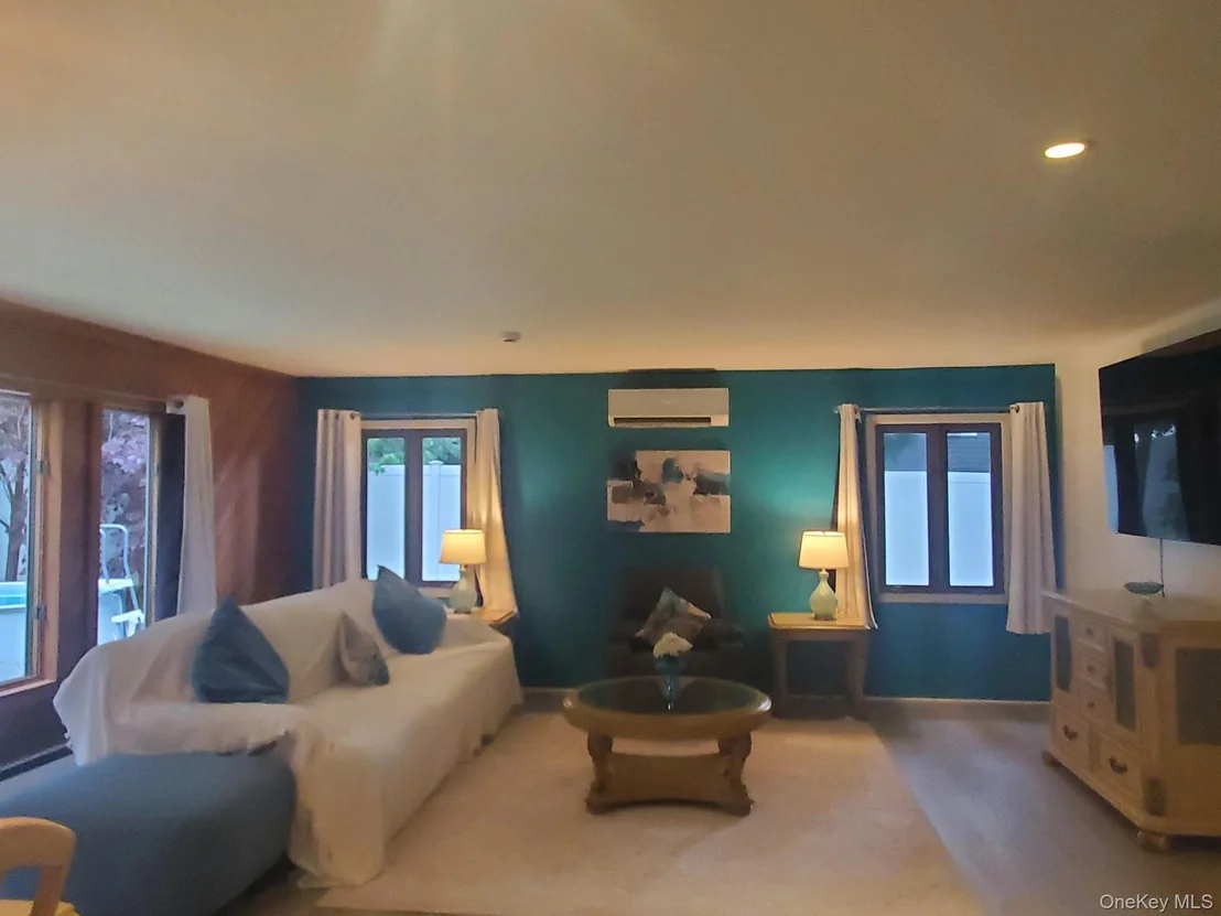 Photo of 1011 Old Town Road