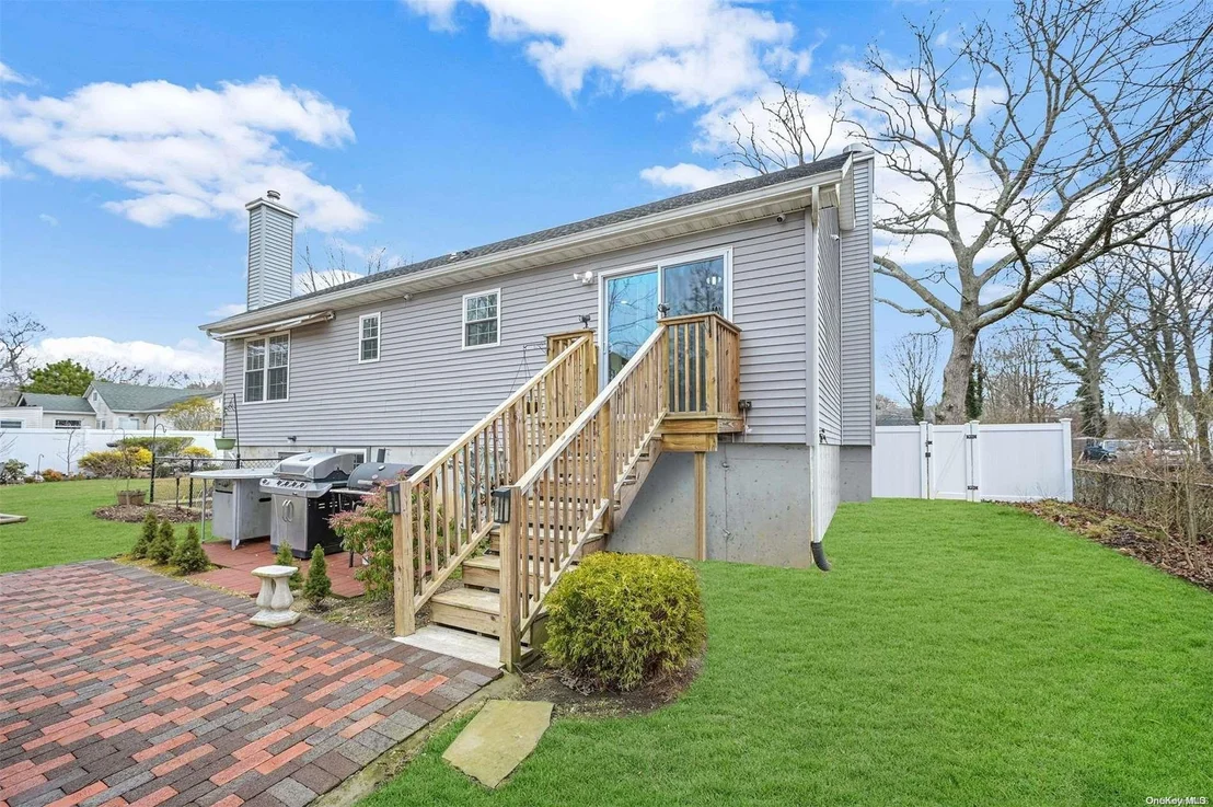 Photo of 182 Lynbrook Drive