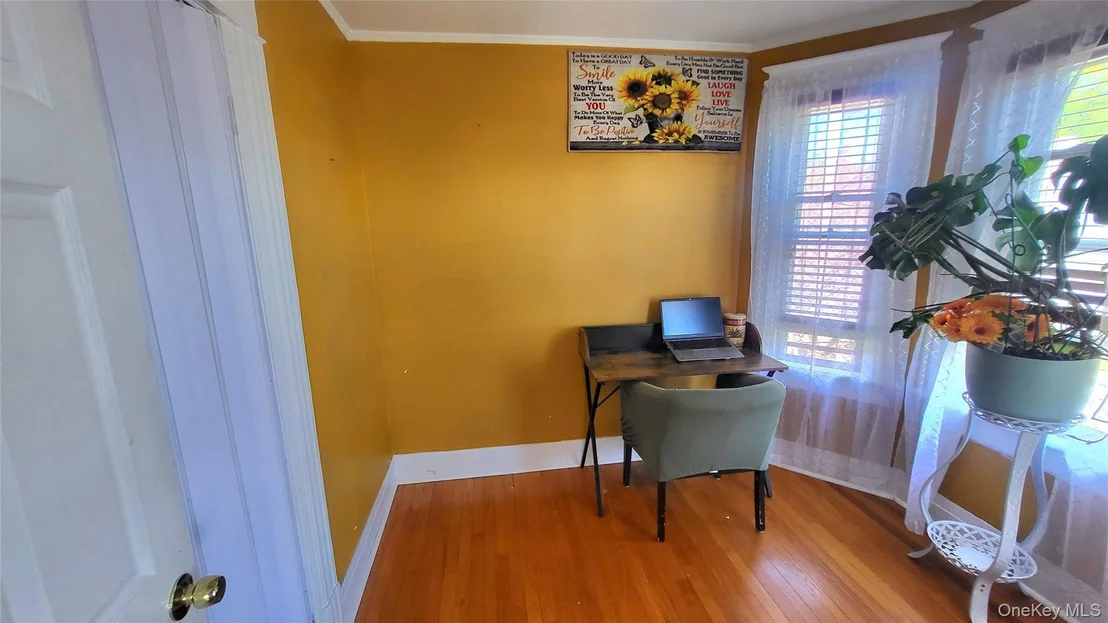 Photo of 10 Corlies Avenue