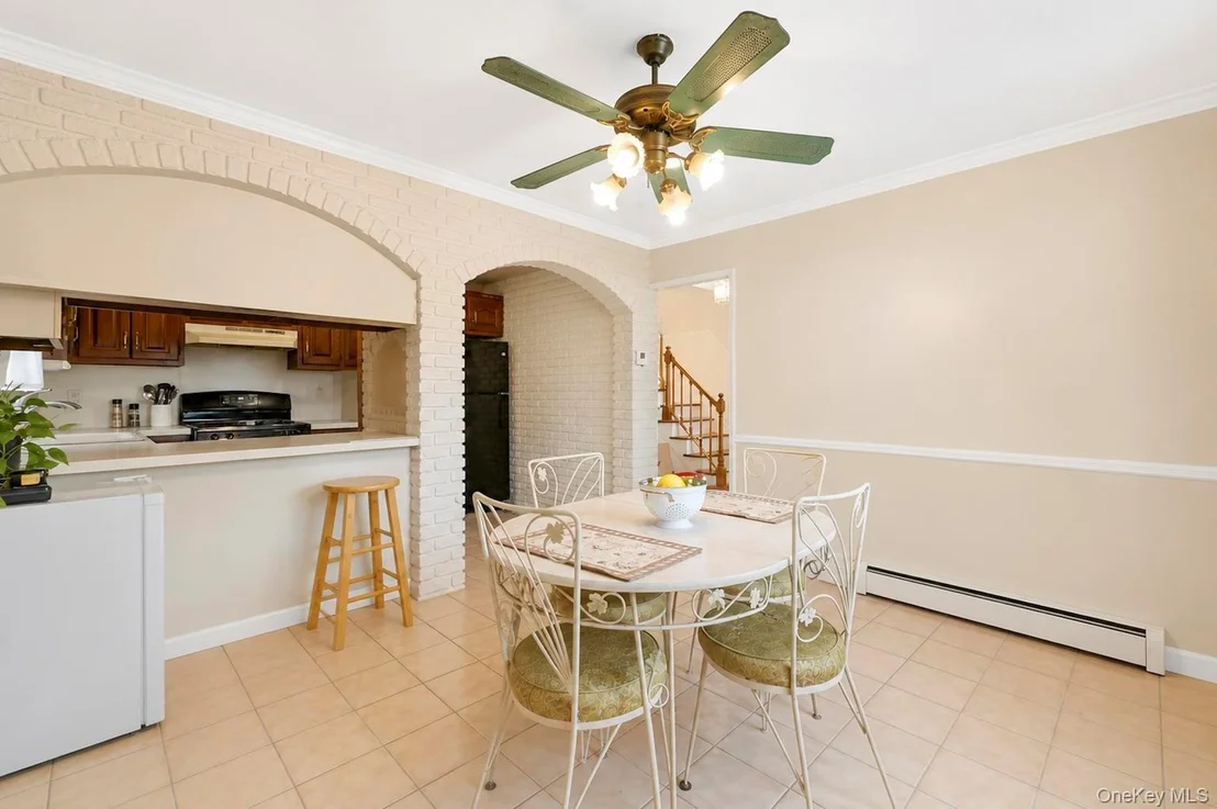 Photo of 117 Selden Boulevard