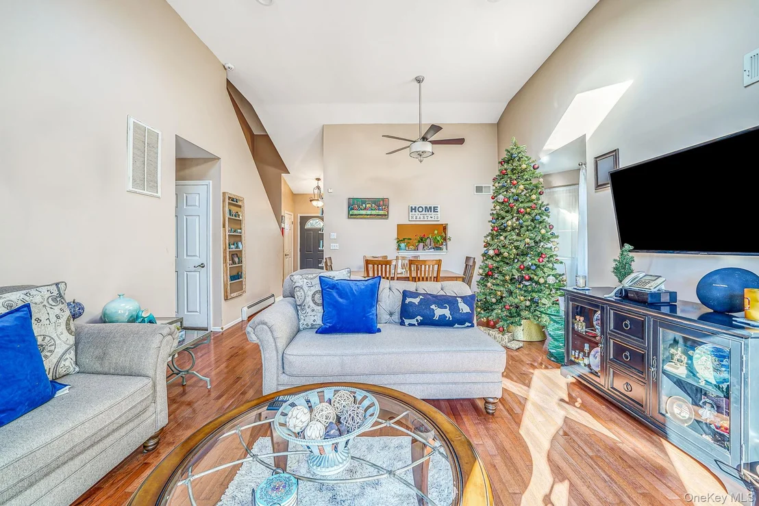 Photo of 973 N Ocean Avenue