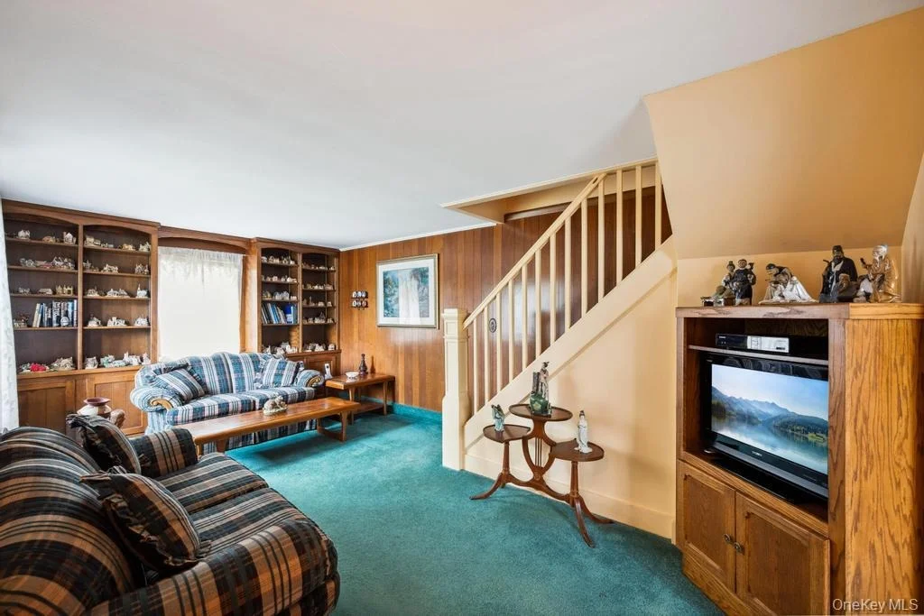 Photo of 9 Lakeland Avenue