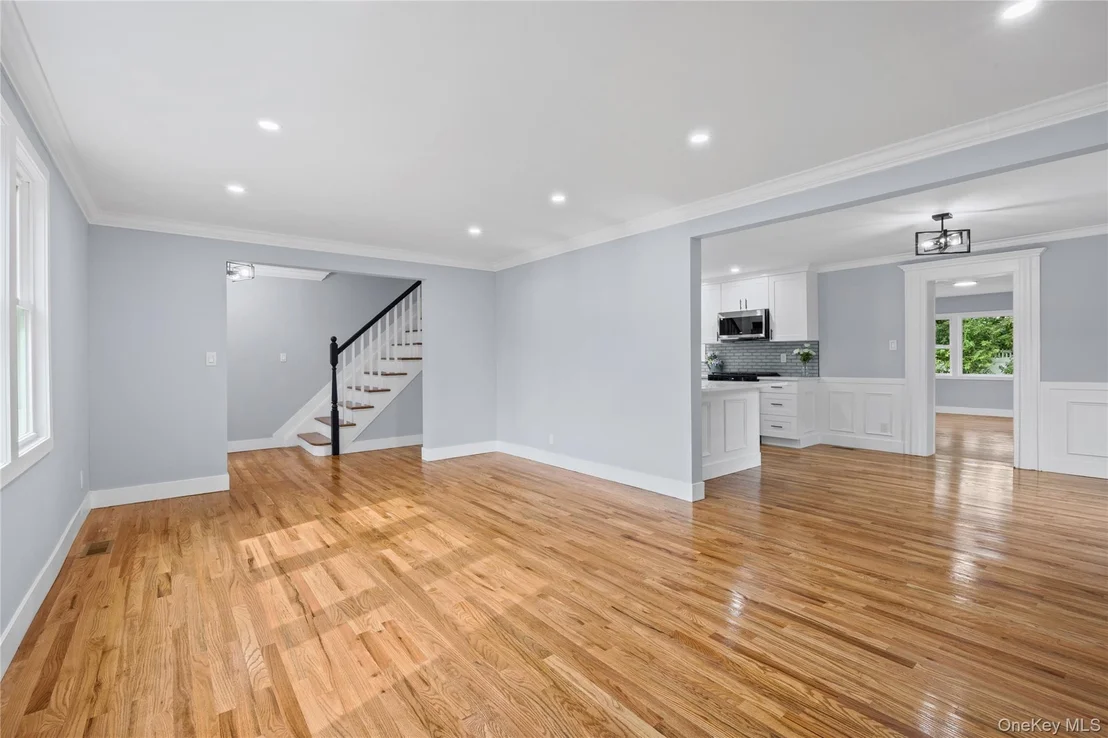 Photo of 81 Rowe Avenue