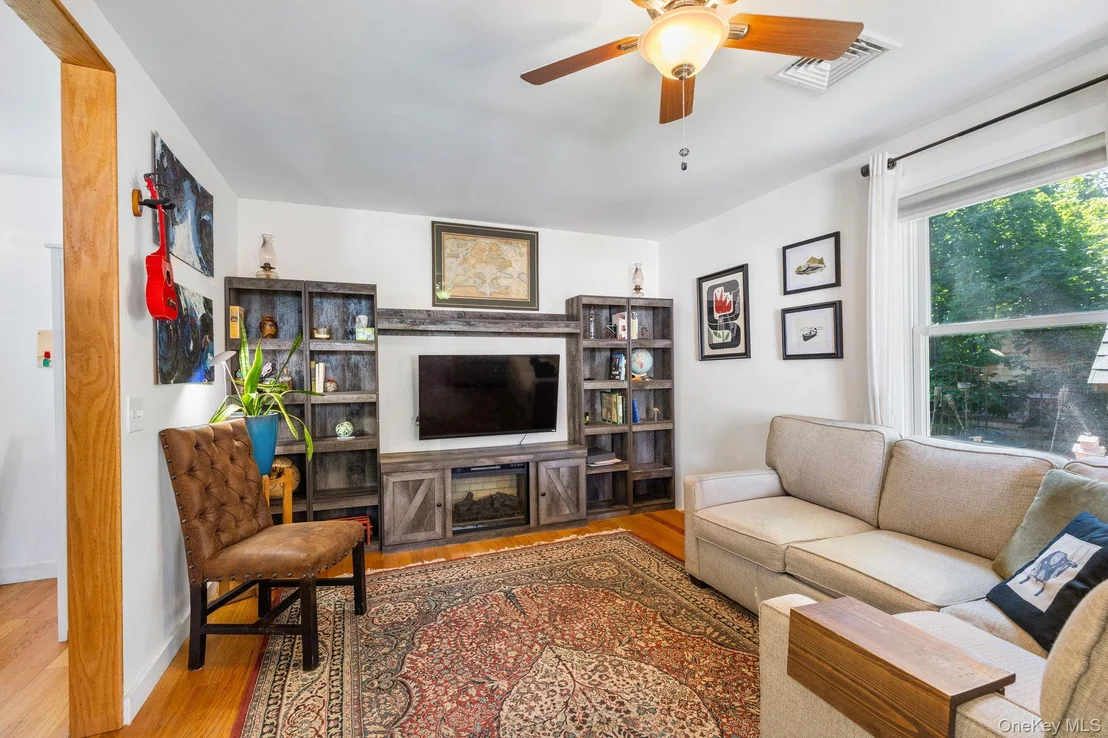 Photo of 9 Willow Avenue