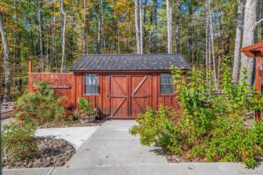 Photo of 110 Silver Spur Road W