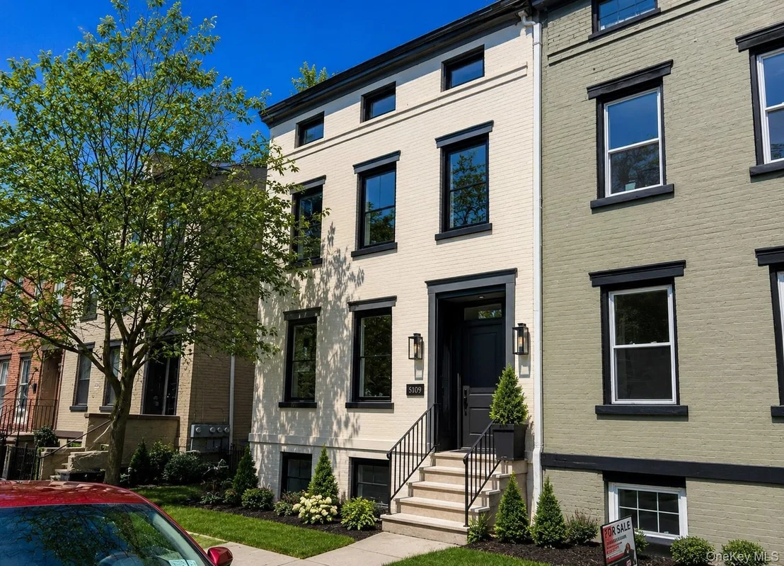 Photo of 169 Chambers Street