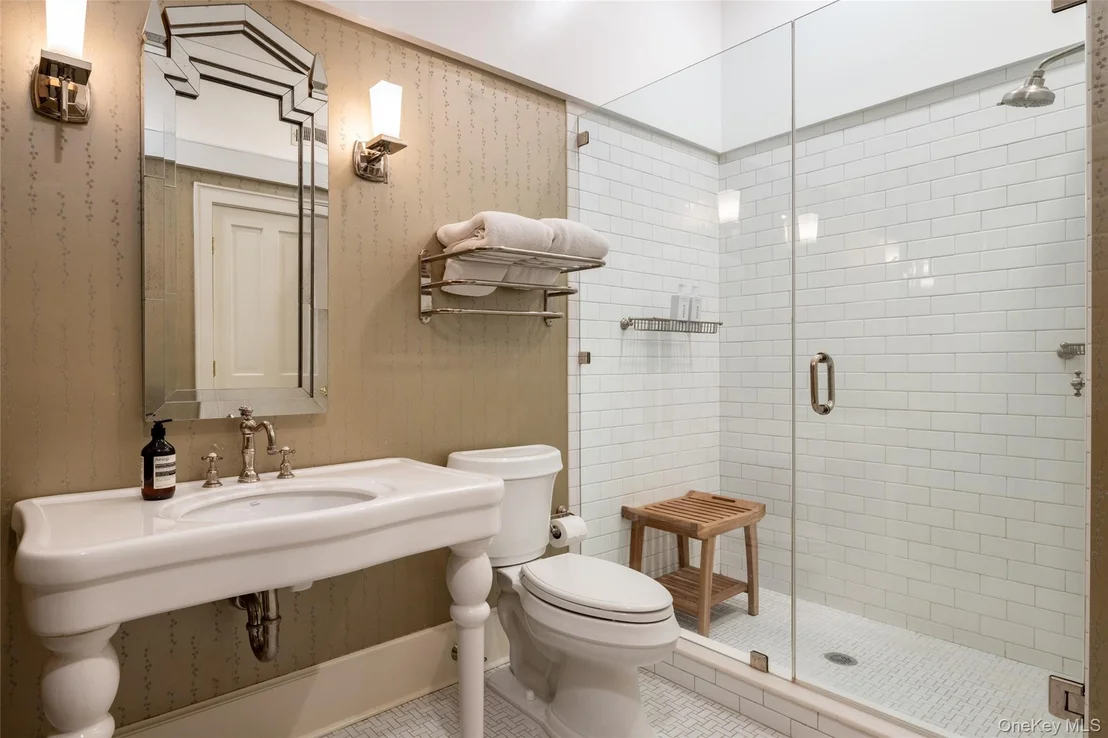Photo of 87 Hix Avenue