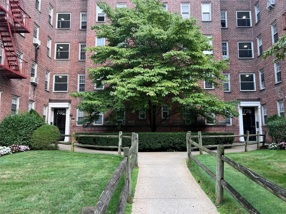 Photo of Unit 17 at 780 Bronx River