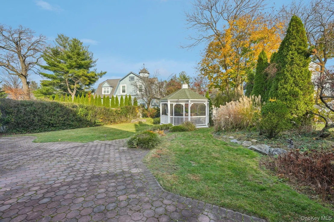 Photo of 808 Wolfs Lane