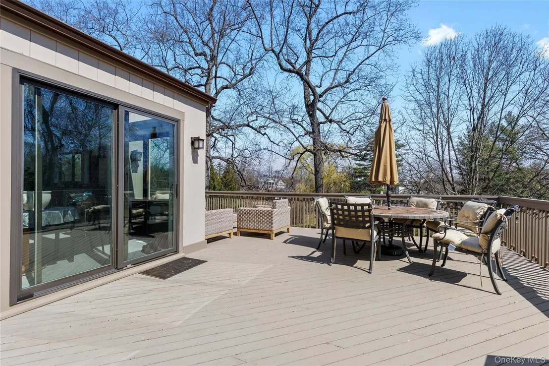 Photo of 3 Lakeside Drive