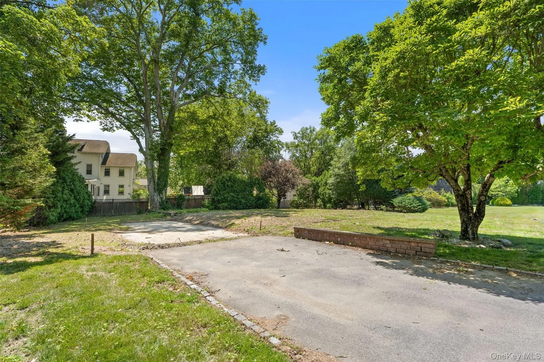 Photo of 819 The Crescent