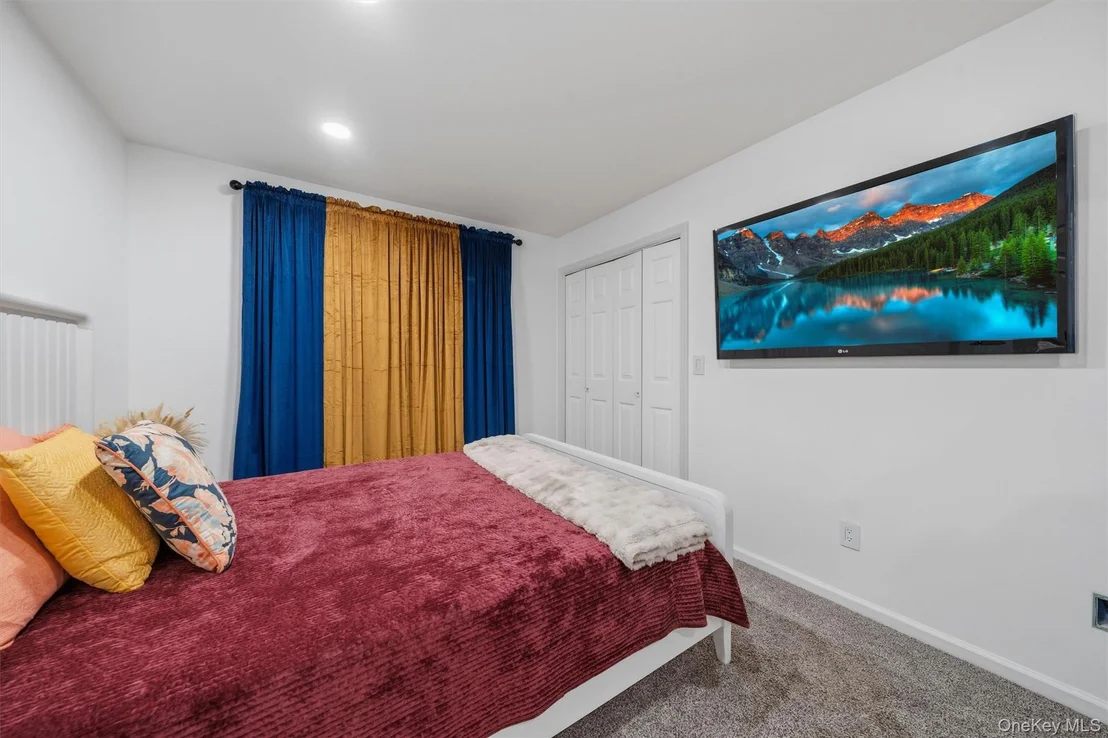 Photo of 412 Laroe Road