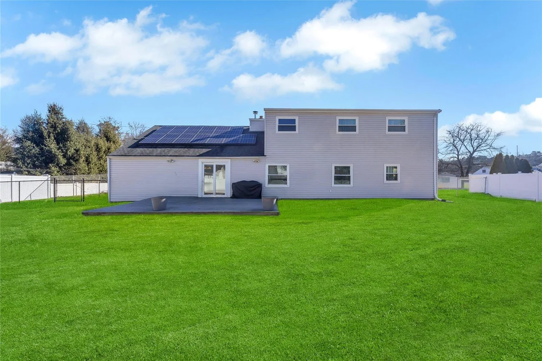 Photo of 41 Lakeside Drive