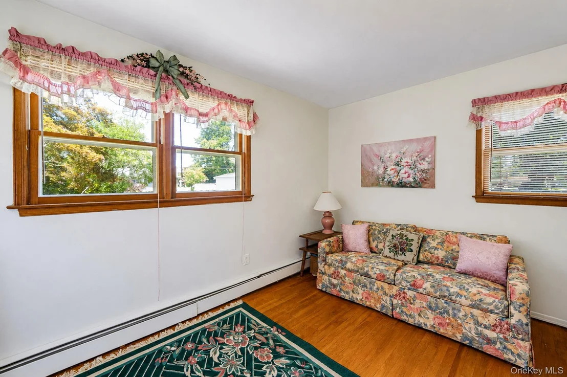 Photo of 376 Moriches Road