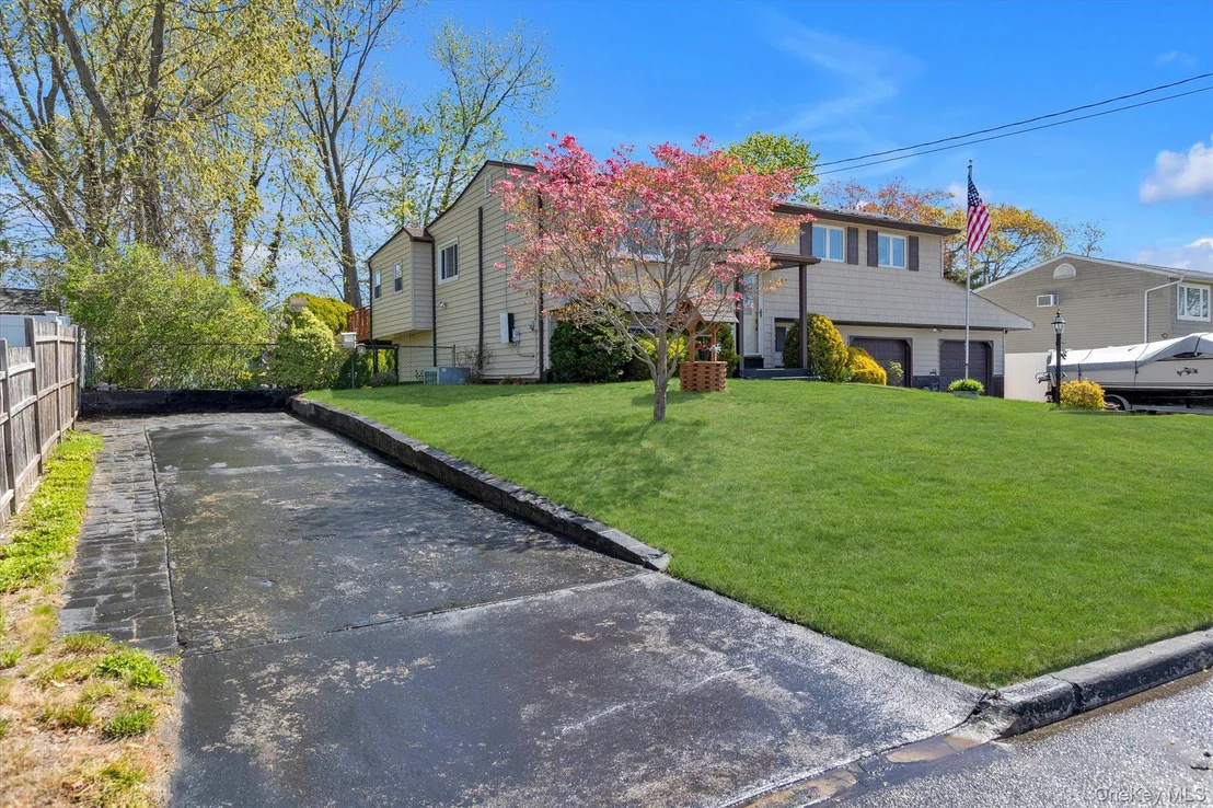 Photo of 25 Deville Drive