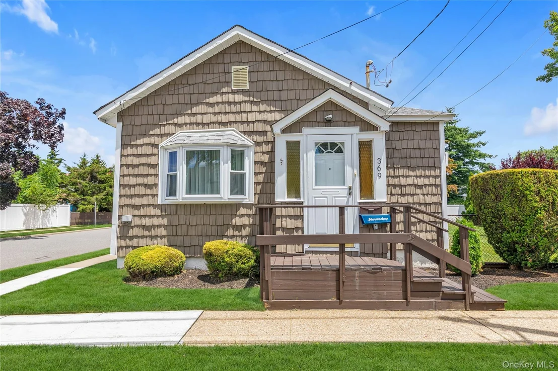 Photo of 369 Maple Avenue