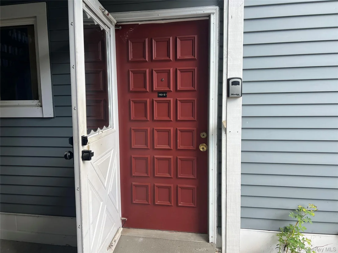 Photo of Unit D at 401 Commons Way