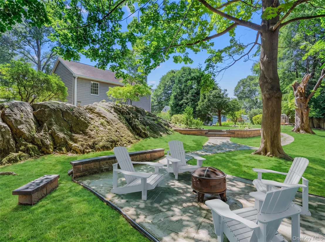 Photo of 105 Huntley Drive
