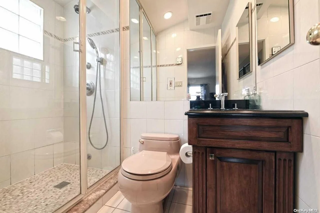 Photo of 2864 Shore Drive
