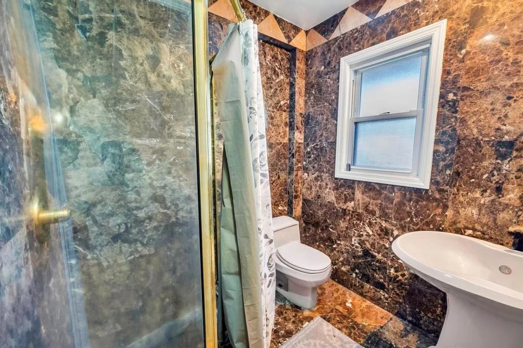 Photo of 82 Royal Drive