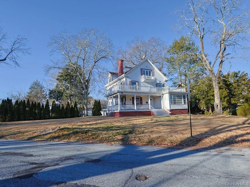 Photo of 113 Hooker Avenue