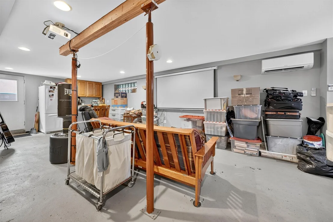 Photo of 767 Clarence Avenue