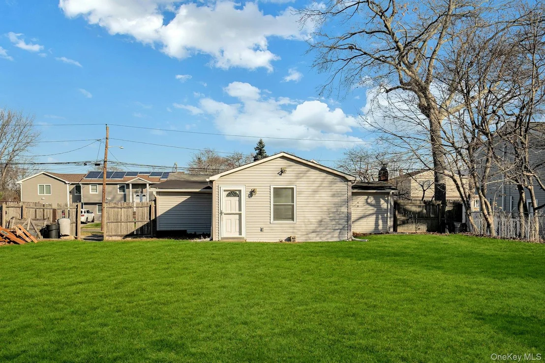 Photo of 669 East Drive