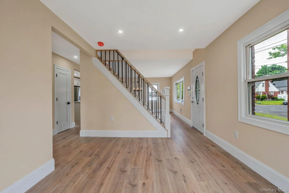 Photo of 87 Sobro Avenue