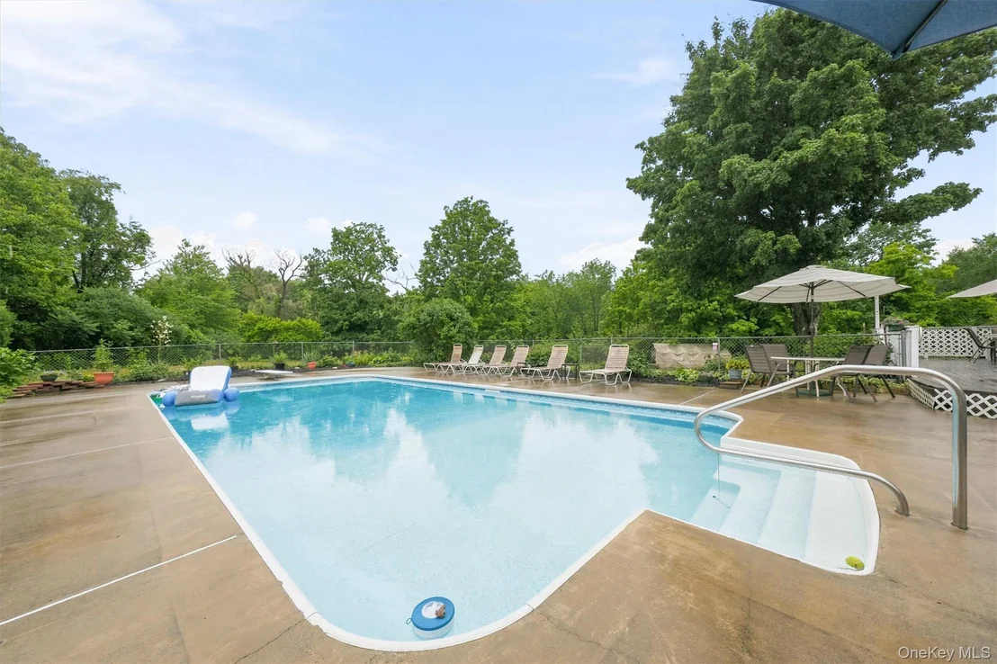 Photo of 2 Summerset Drive