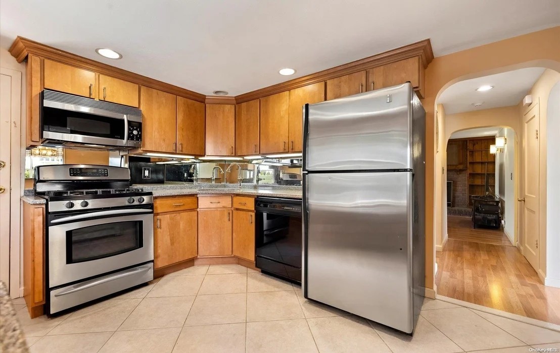 Photo of 102 Southern Parkway