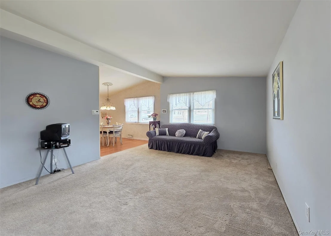 Photo of 32 Dennis Drive
