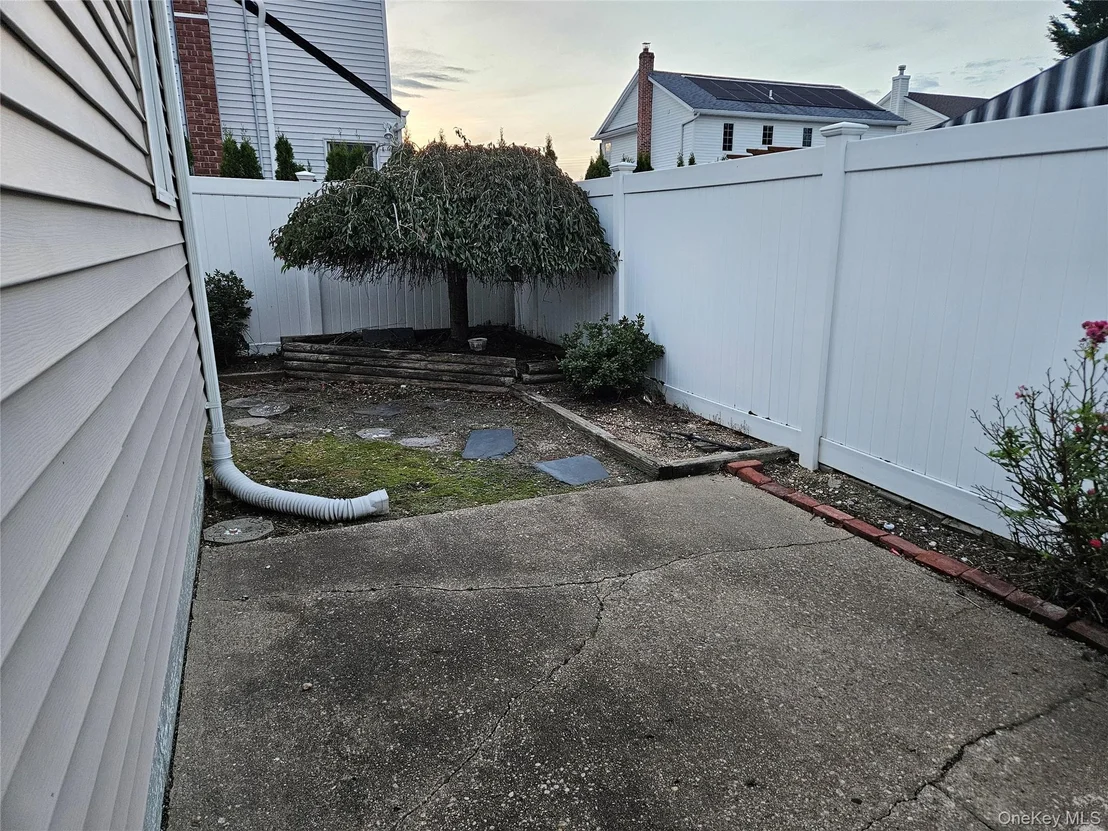 Photo of 132 Maple Avenue