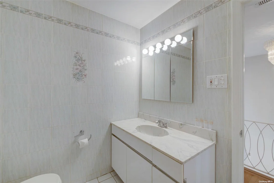 Photo of 974 Middle Bay Drive