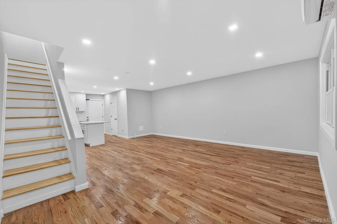 Photo of 592 Powell Street