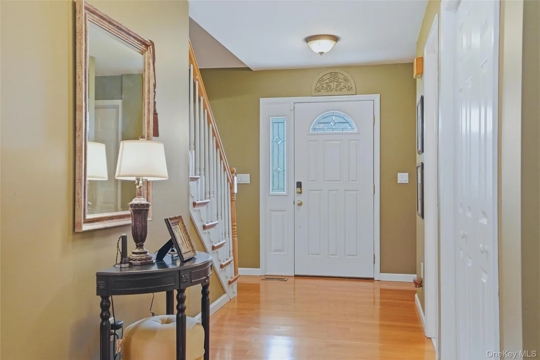 Photo of 302 Lakeside Road