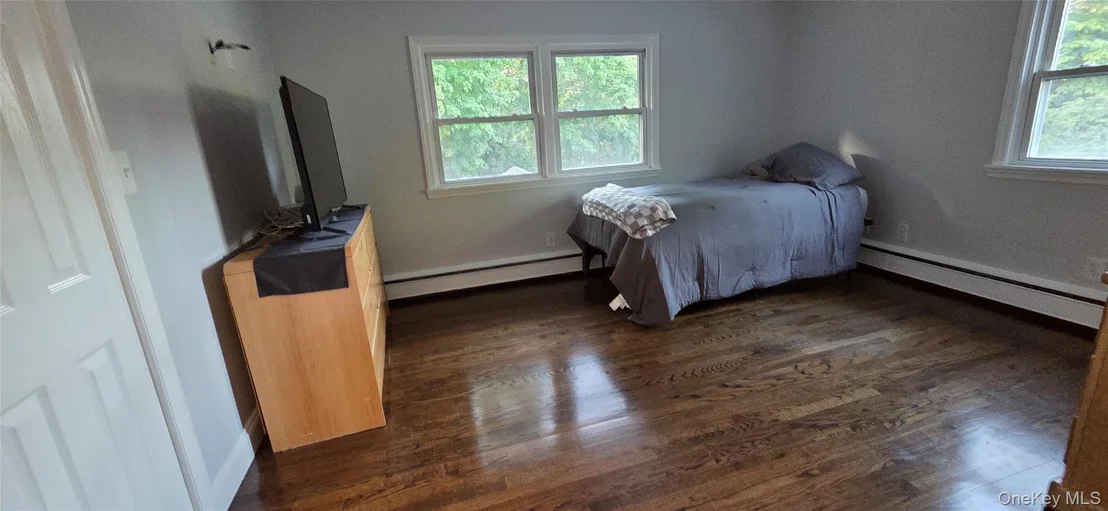 Photo of 522 Moriches Road