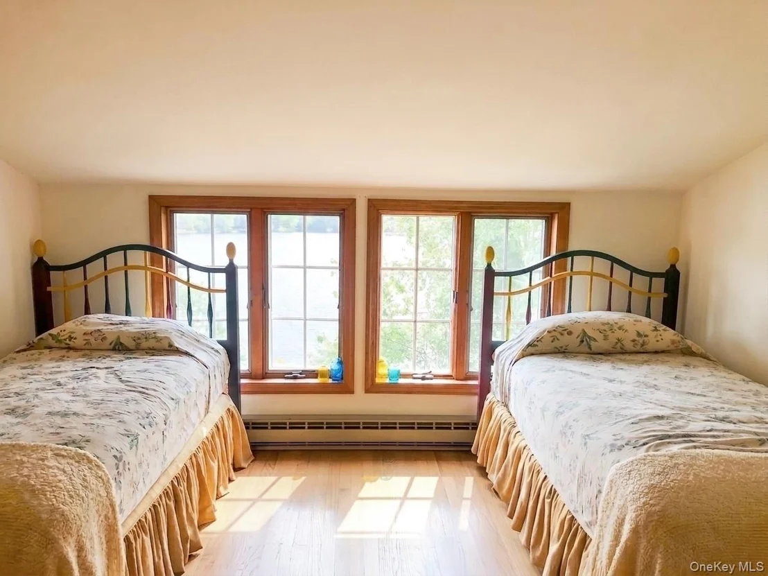 Photo of 122 Dutchess Drive