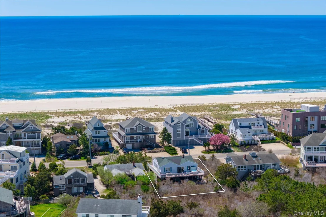 Photo of 898 Dune Road