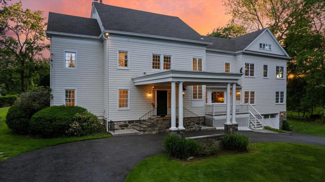 Photo of 723 Boston Post Road