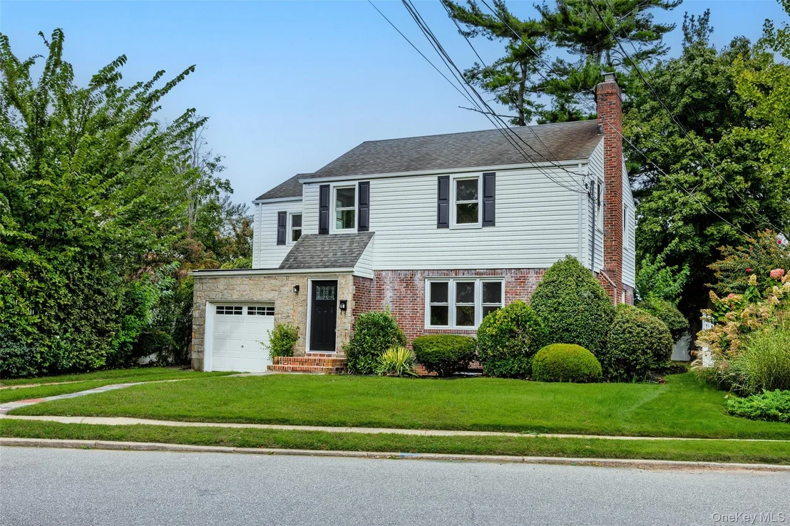 Photo of 81 Rowe Avenue