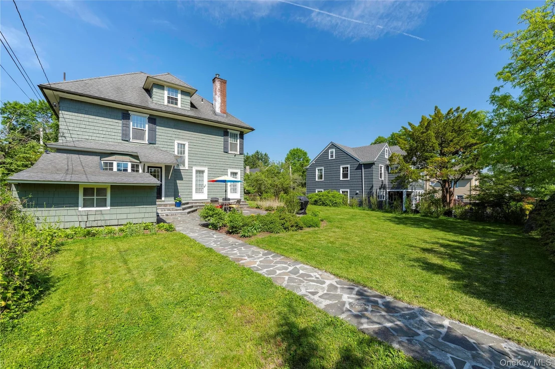Photo of 21 Barnard Avenue