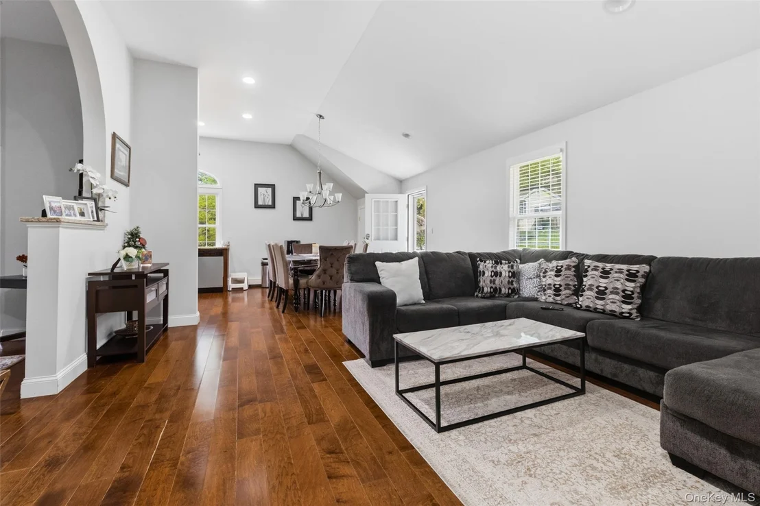 Photo of 2 Watergate Drive