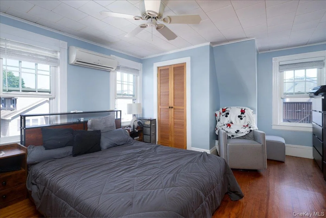 Photo of 404 Silver Lane