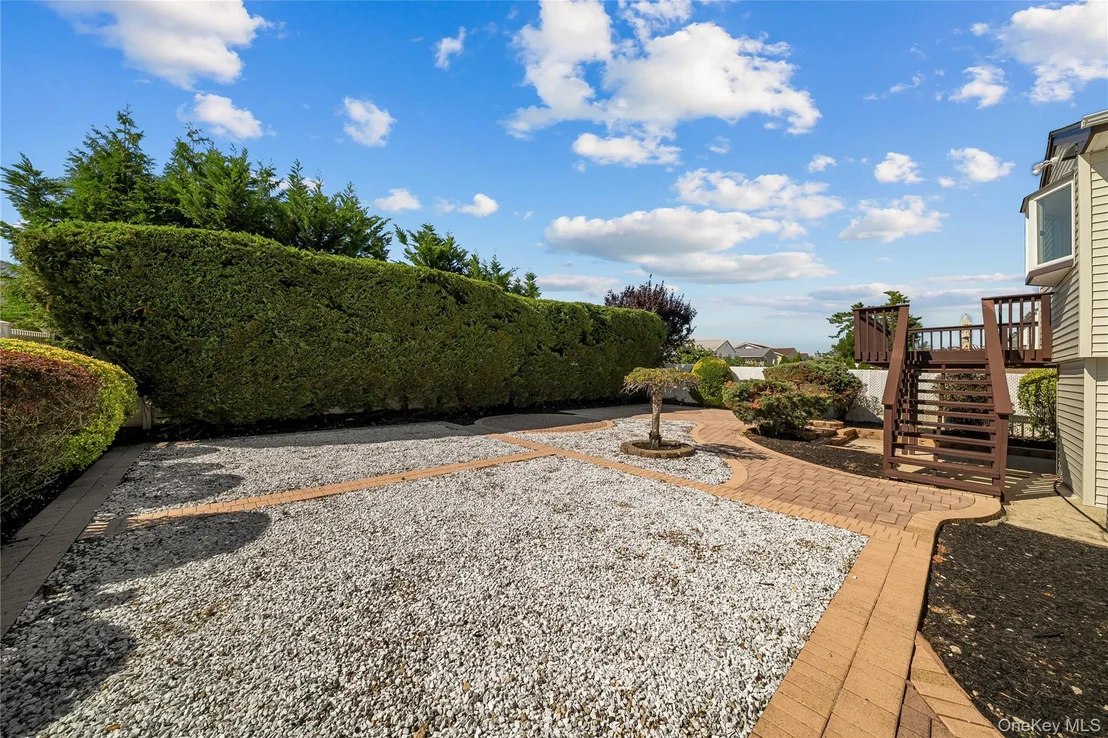 Photo of 3260 Shore Road