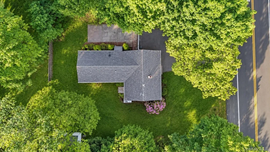 Photo of 685 Horseblock Road