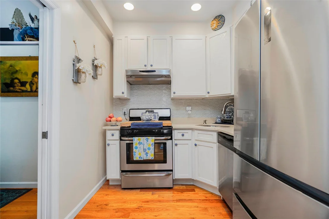 Photo of Unit 3D at 2695 Shell Road
