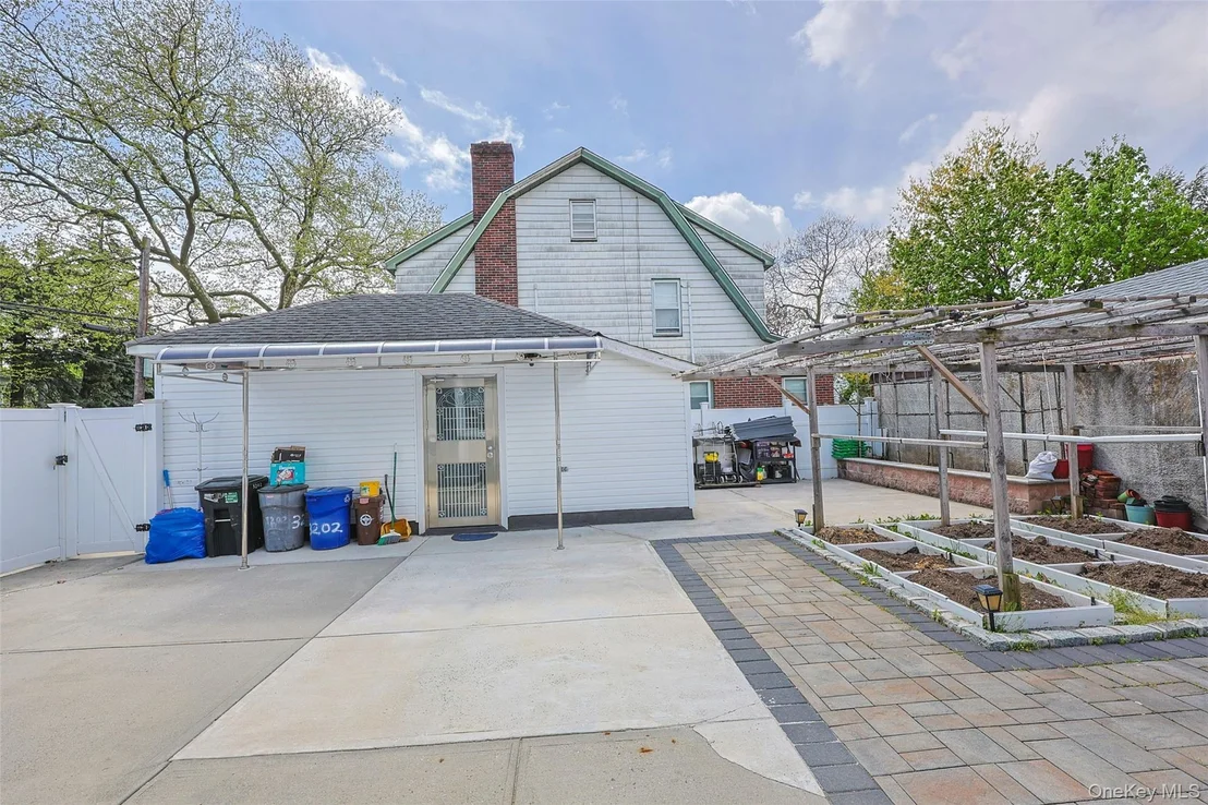 Photo of 32-02 Murray Lane