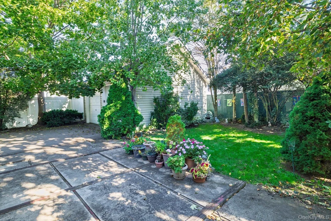 Photo of 2887 Stevens Street