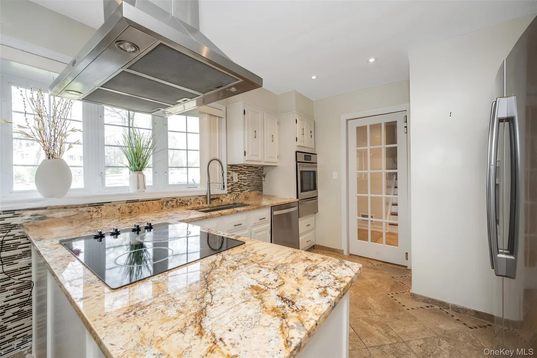Photo of 11 Meadowlark Road
